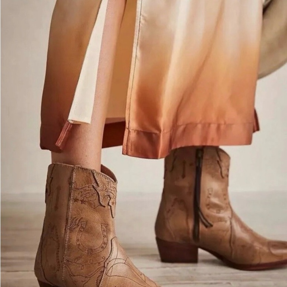 Free people new frontier doodle western boties